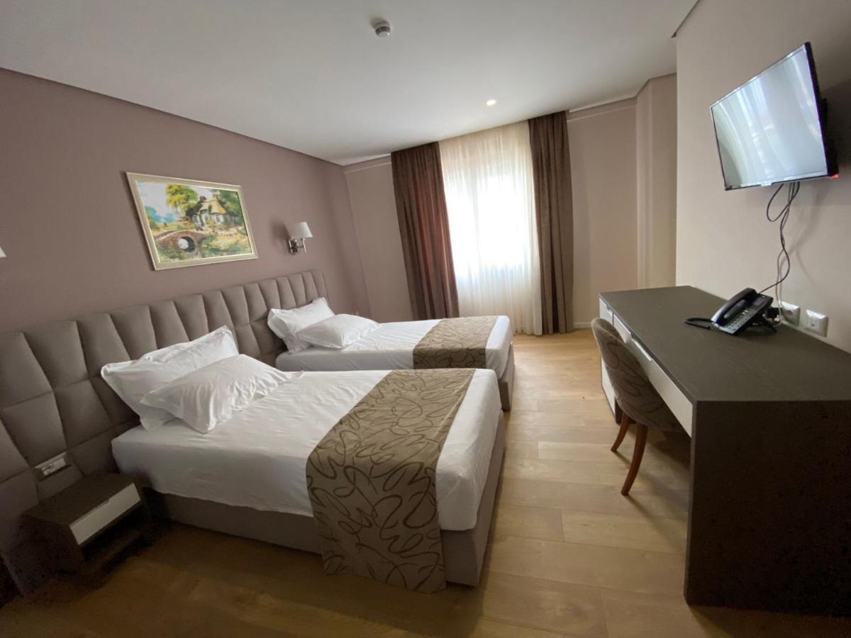 Doanesia Premium Hotel & Spa ティラナ エクステリア 写真