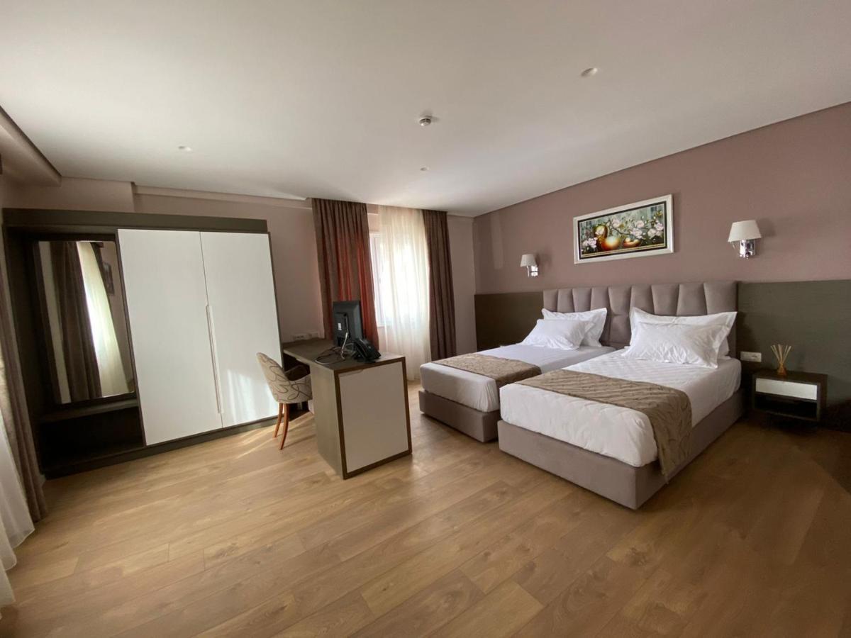 Doanesia Premium Hotel & Spa ティラナ エクステリア 写真