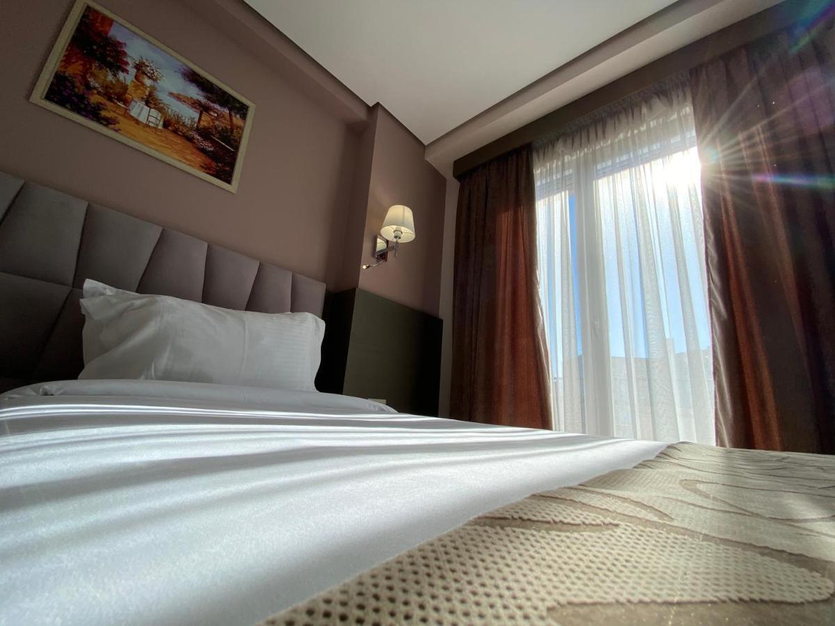 Doanesia Premium Hotel & Spa ティラナ エクステリア 写真