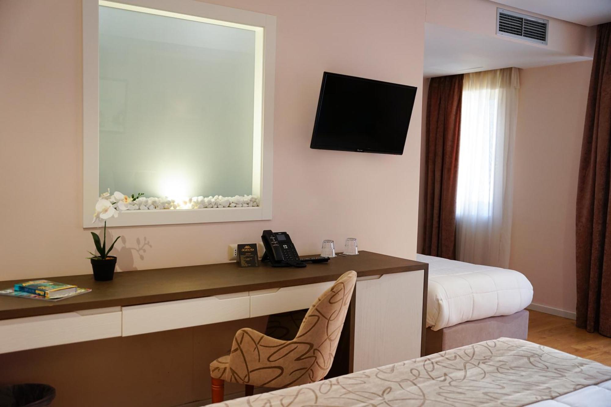 Doanesia Premium Hotel & Spa ティラナ エクステリア 写真