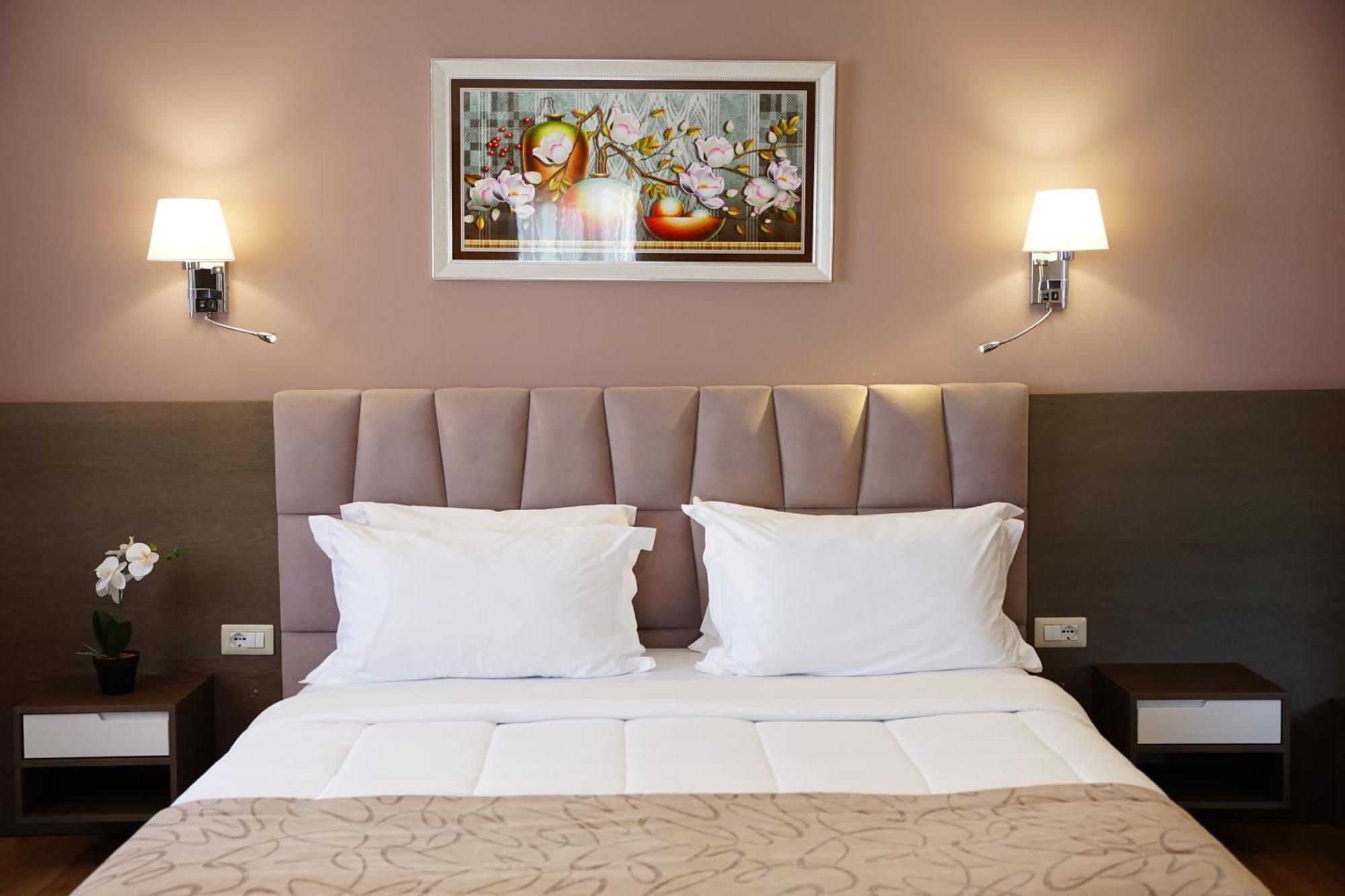 Doanesia Premium Hotel & Spa ティラナ エクステリア 写真