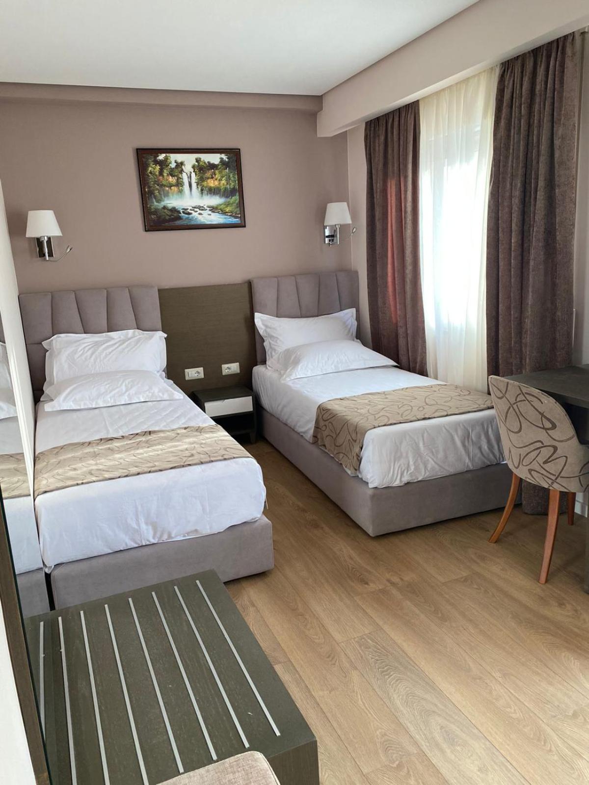 Doanesia Premium Hotel & Spa ティラナ エクステリア 写真