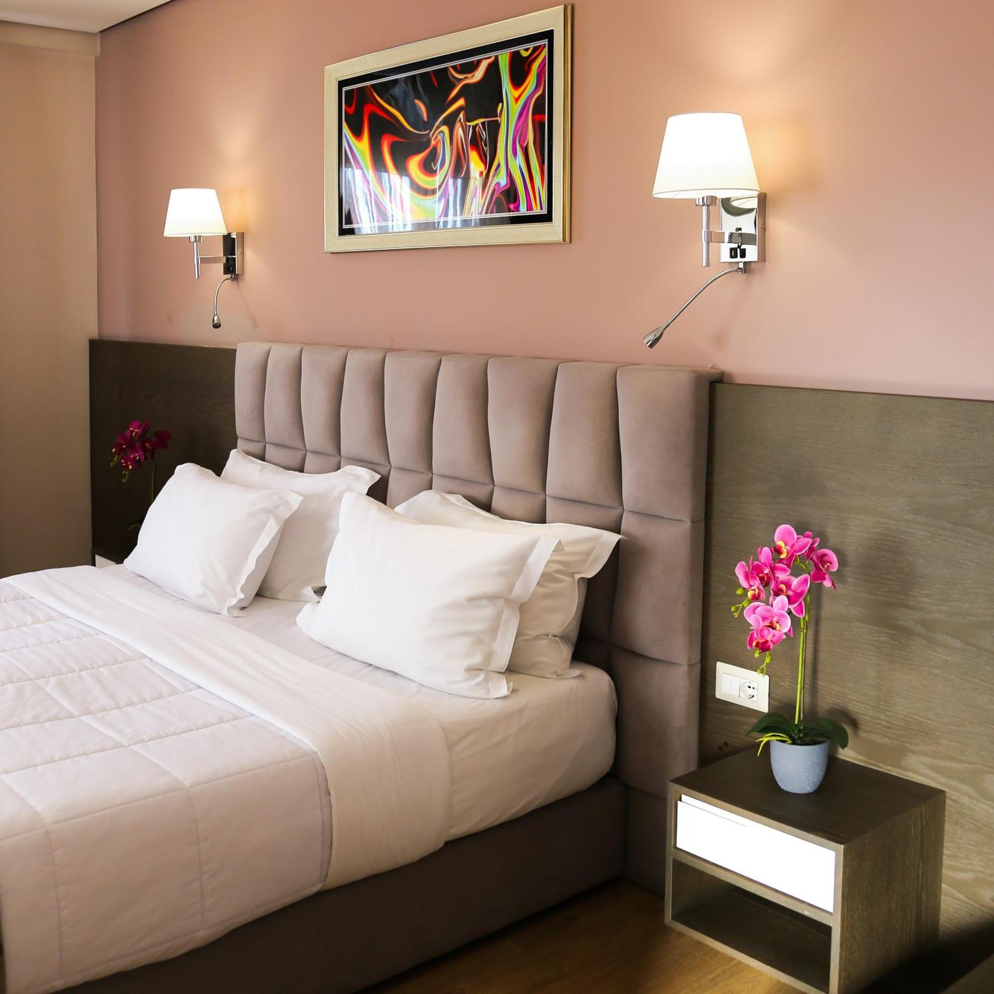 Doanesia Premium Hotel & Spa ティラナ エクステリア 写真